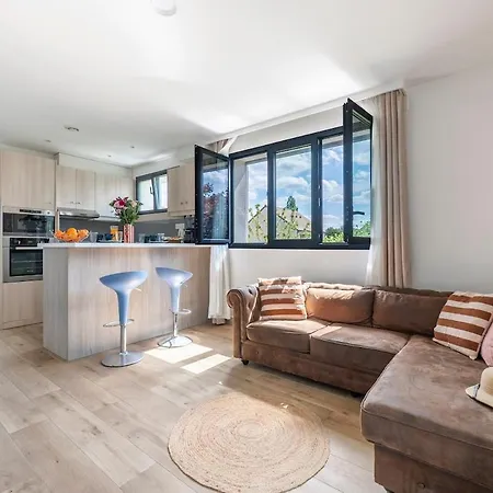 Khara, Paris 20mn, King Size Bed, Terrace, Free Parking Διαμέρισμα *