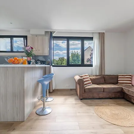 Lejlighed Khara, Paris 20mn, King Size Bed, Terrace, Free Parking