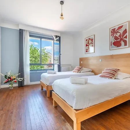 Khara, Paris 20mn, King Size Bed, Terrace, Free Parking * Argenteuil