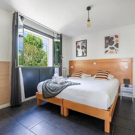 Khara, Paris 20mn, King Size Bed, Terrace, Free Parking Διαμέρισμα *
